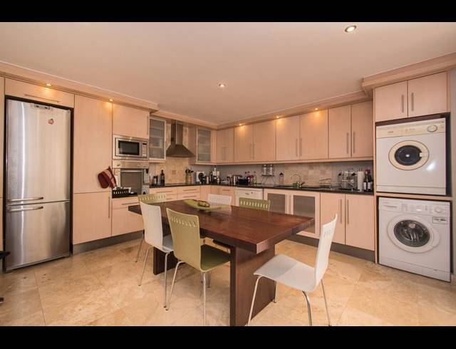 1 BEDROOM APARTMENT TO LET IN CAMPS BAY